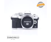Olympus OM-D E-M10 IV Body 6986 Scatti 