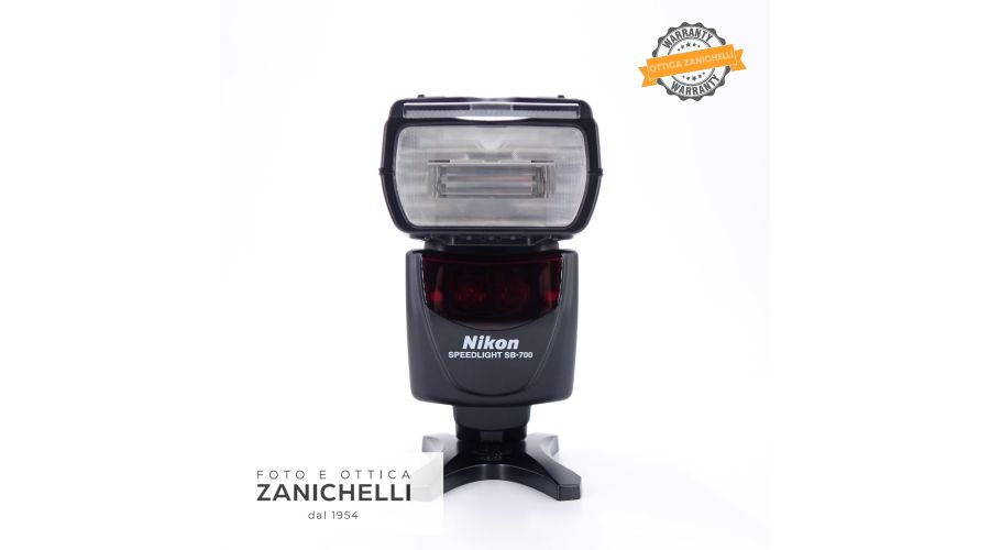 Nikon SB-700 Speedlight Usato 