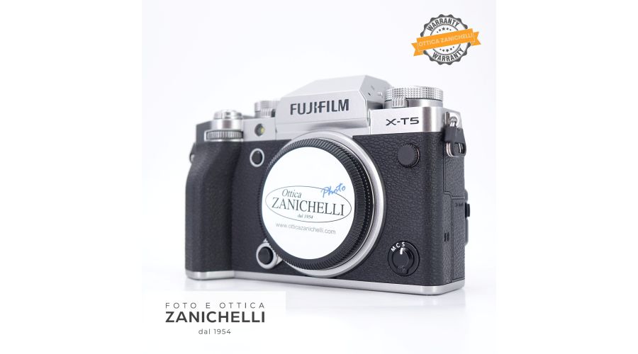 Fujifilm X-T5 Silver 590 Scatti Usato - foto 5