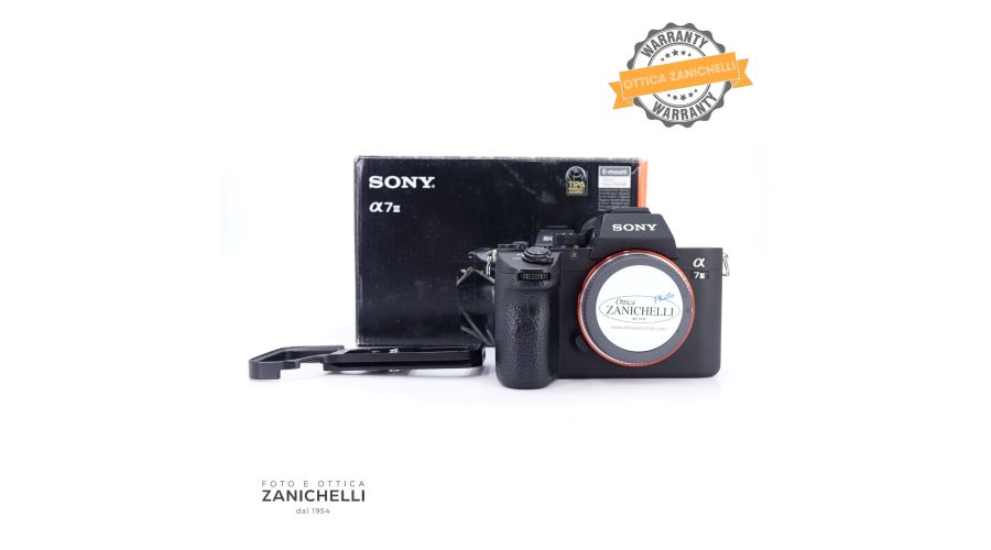 Sony A7 III + handgrip 17803 Scatti Usato 