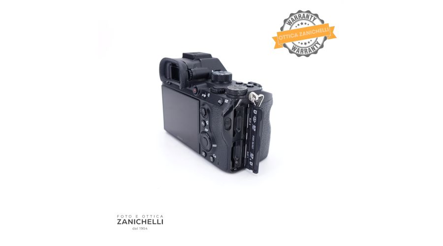 Sony A7 III + handgrip 17803 Scatti Usato - foto 3