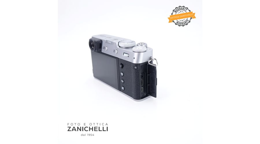 Fujifilm X100V Silver 1382 Scatti Usato - foto 3