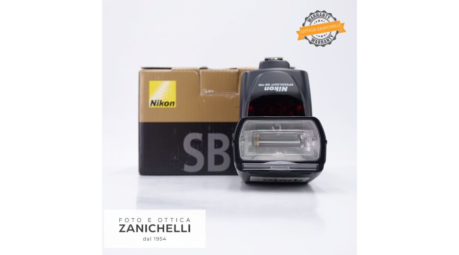 Nikon SB-700 Speedlight Usato 