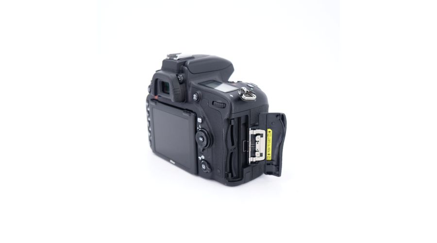 Nikon D750 Body 19817 Scatti Usato - foto 3