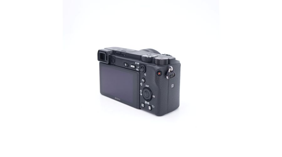 Sony A6400 + E PZ 16-50mm f/3.5-5.6 OSS 19213 Scatti Usato - foto 3