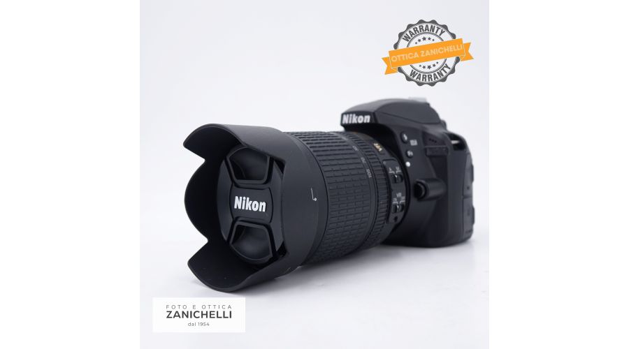 Nikon D3300+18-105 mm f/3.5-5.6 VR 1111 Scatti Usato 