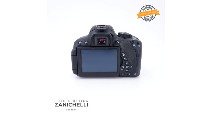 Canon EOS 700D Body + EFS 18-135mm f/3.5-5.6 IS STM 4360 Scatti Usato - foto 2