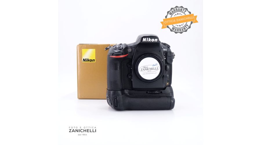 Nikon D810 + Grip compatibile 17000 Scatti Usato 