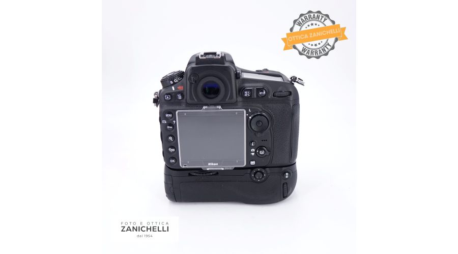 Nikon D810 + Grip compatibile 17000 Scatti Usato - foto 2