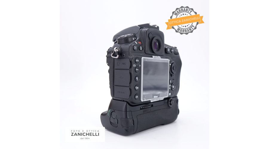 Nikon D810 + Grip compatibile 17000 Scatti Usato - foto 4