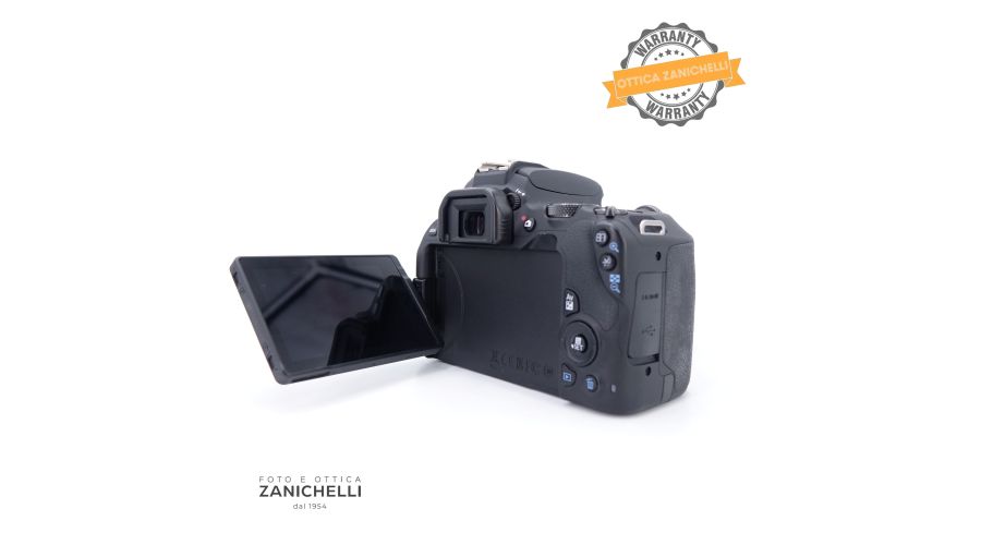 Canon EOS 200D + 18-55mm IS STM 7090 Scatti Usato - foto 4