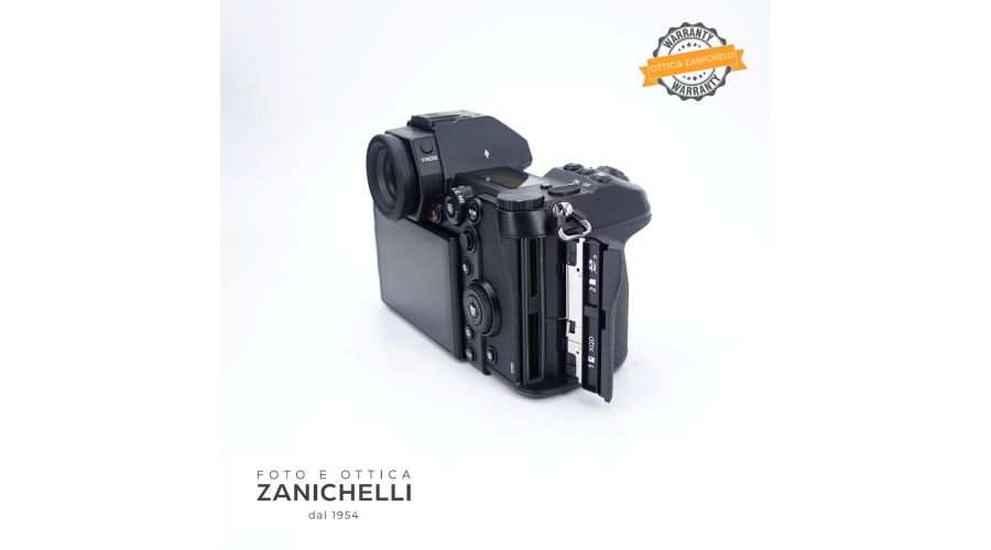 Panasonic Lumix S1 Body 15600 Scatti Usato - foto 3