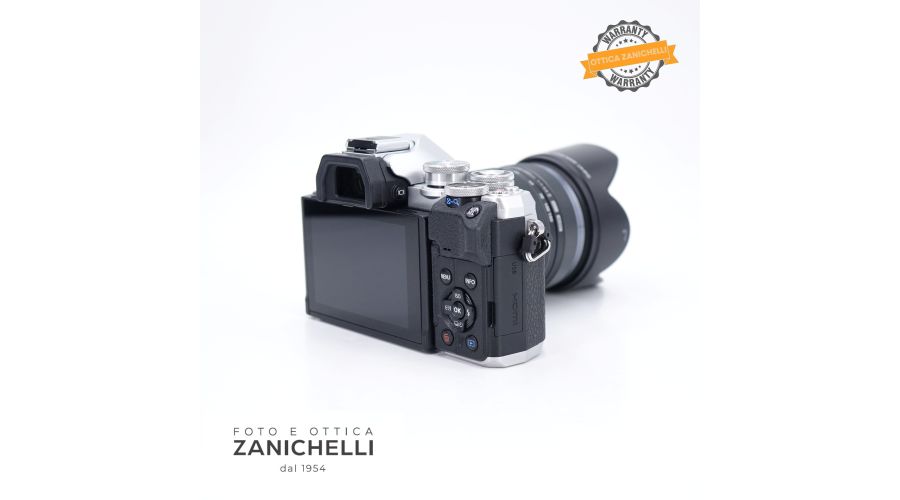Olympus OM-D E-M10 IV Body 6986 Scatti + ED 14-42mm f/3.5-5.6 EZ Usato - foto 3