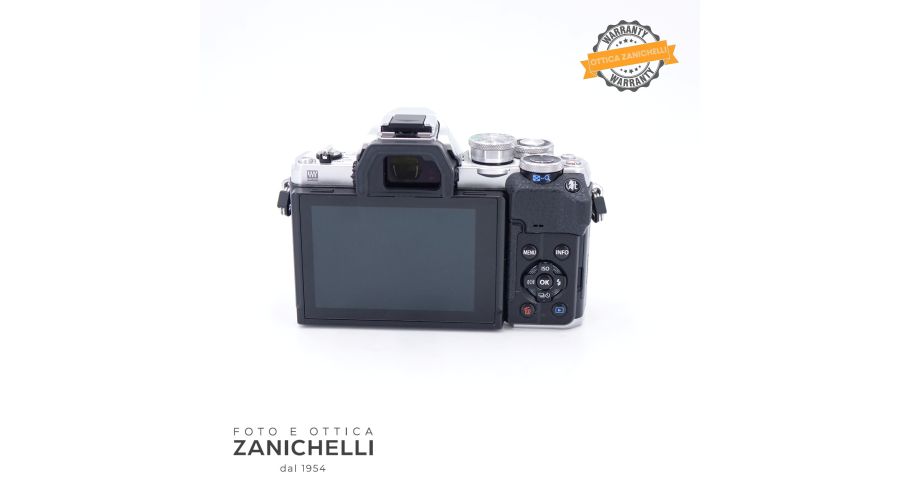 Olympus OM-D E-M10 IV Body 6986 Scatti - foto 2