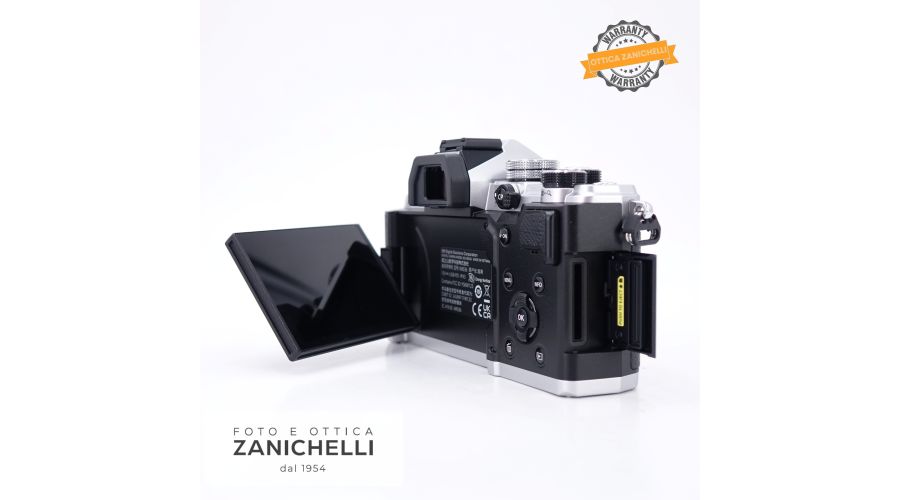 OM System OM-3 Silver 846 Scatti Usato - foto 4