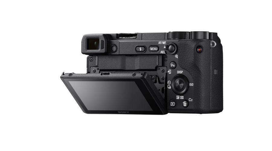 Sony α Alpha 6400 con obiettivo 18-135mm, mirrorless APS-C con Real-Time Eye AF- foto 5